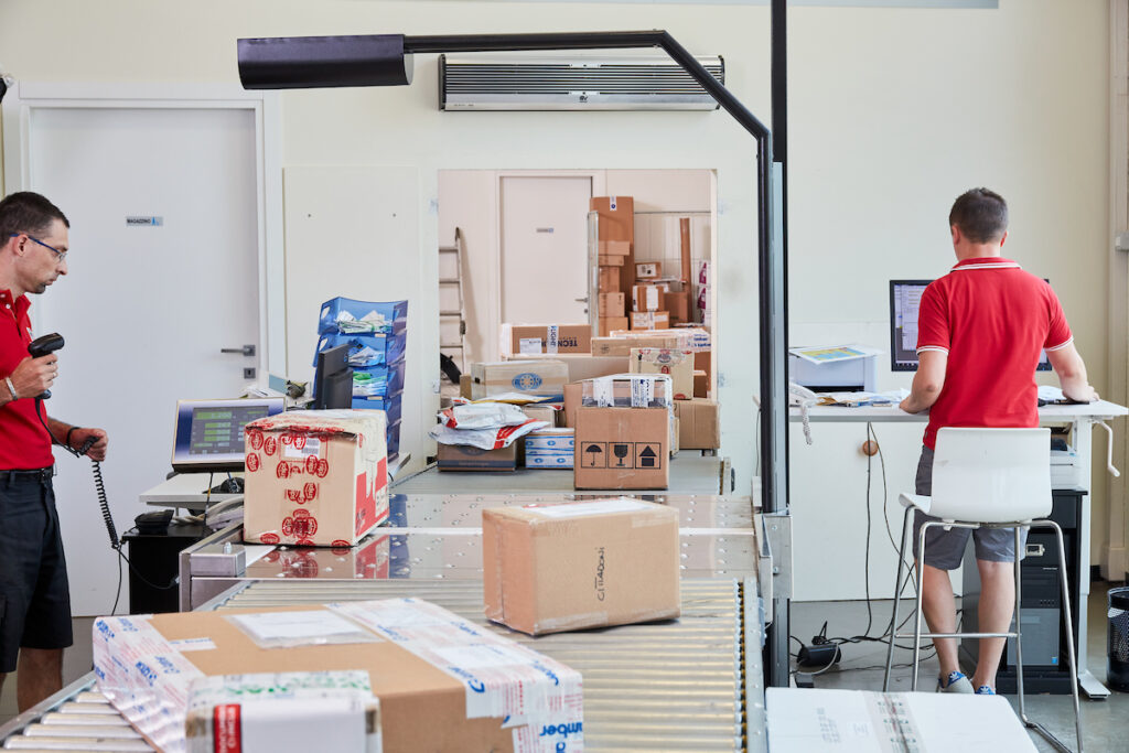 package conveyor belt