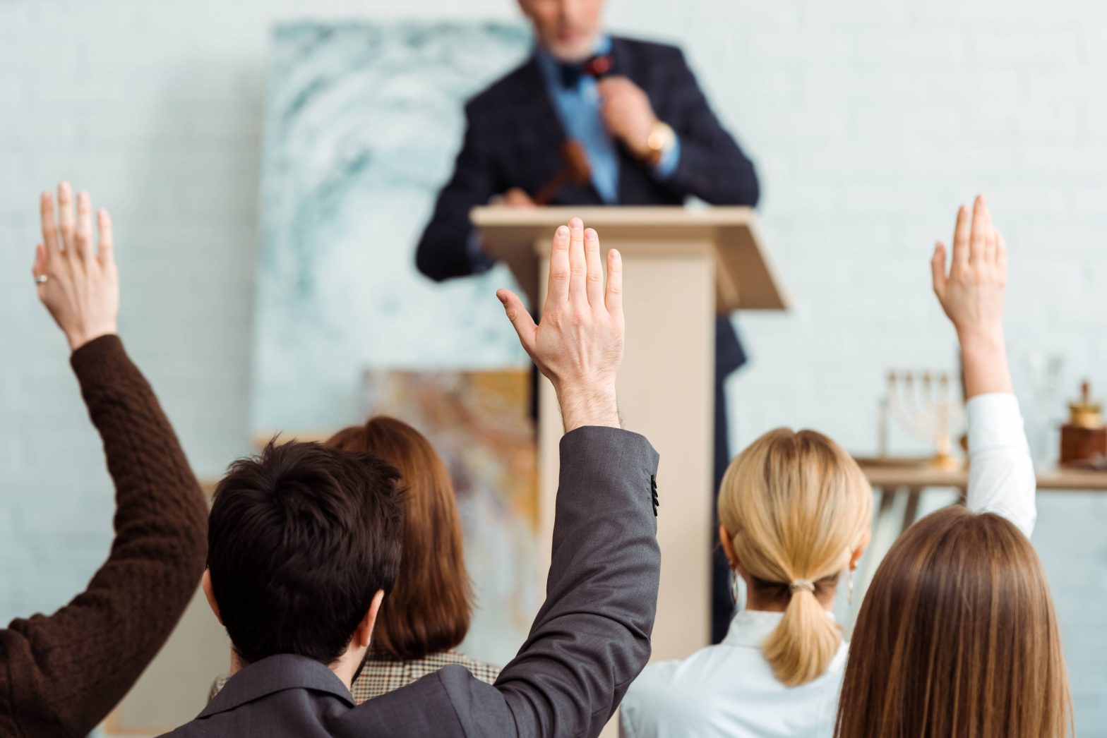 Auction house bidding